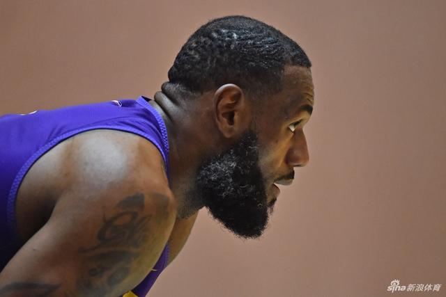 王治郅：感怀老尼尔森为我开启NBA之路，感谢他对中国篮球的无私支持